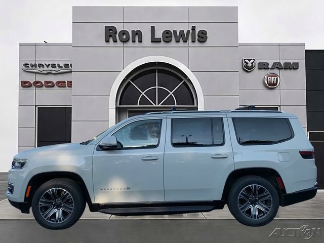 Used 2022 Jeep Wagoneer Series III w/ Rear Seat Video Group 1