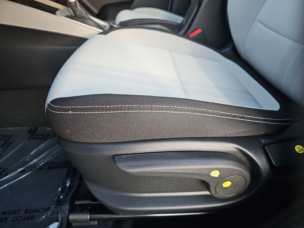 Used 2025 Hyundai Venue SEL image 17