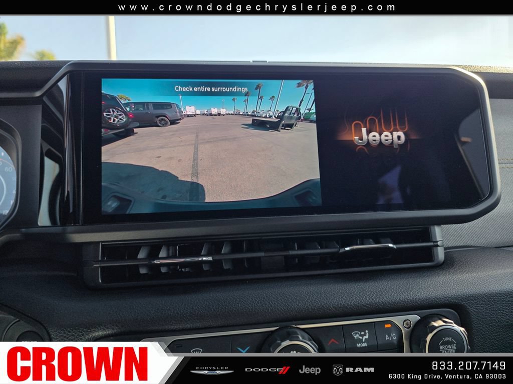 Used 2025 Jeep Gladiator Sport AWD/4WD image 22