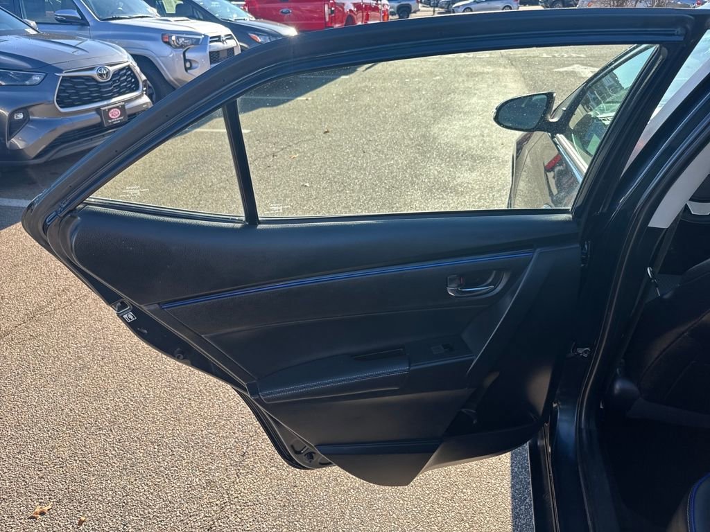 Used 2017 Toyota Corolla SE w/ Carpet Mat Package (TMS) image 38