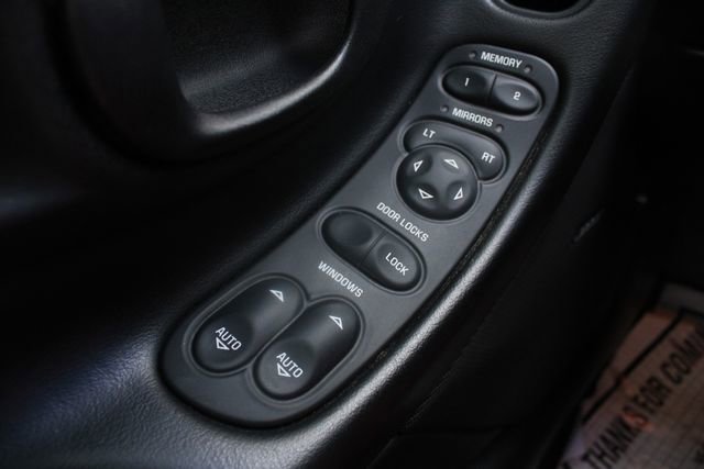 Used 2000 Chevrolet Corvette Coupe w/ Memory Pkg RWD image 6