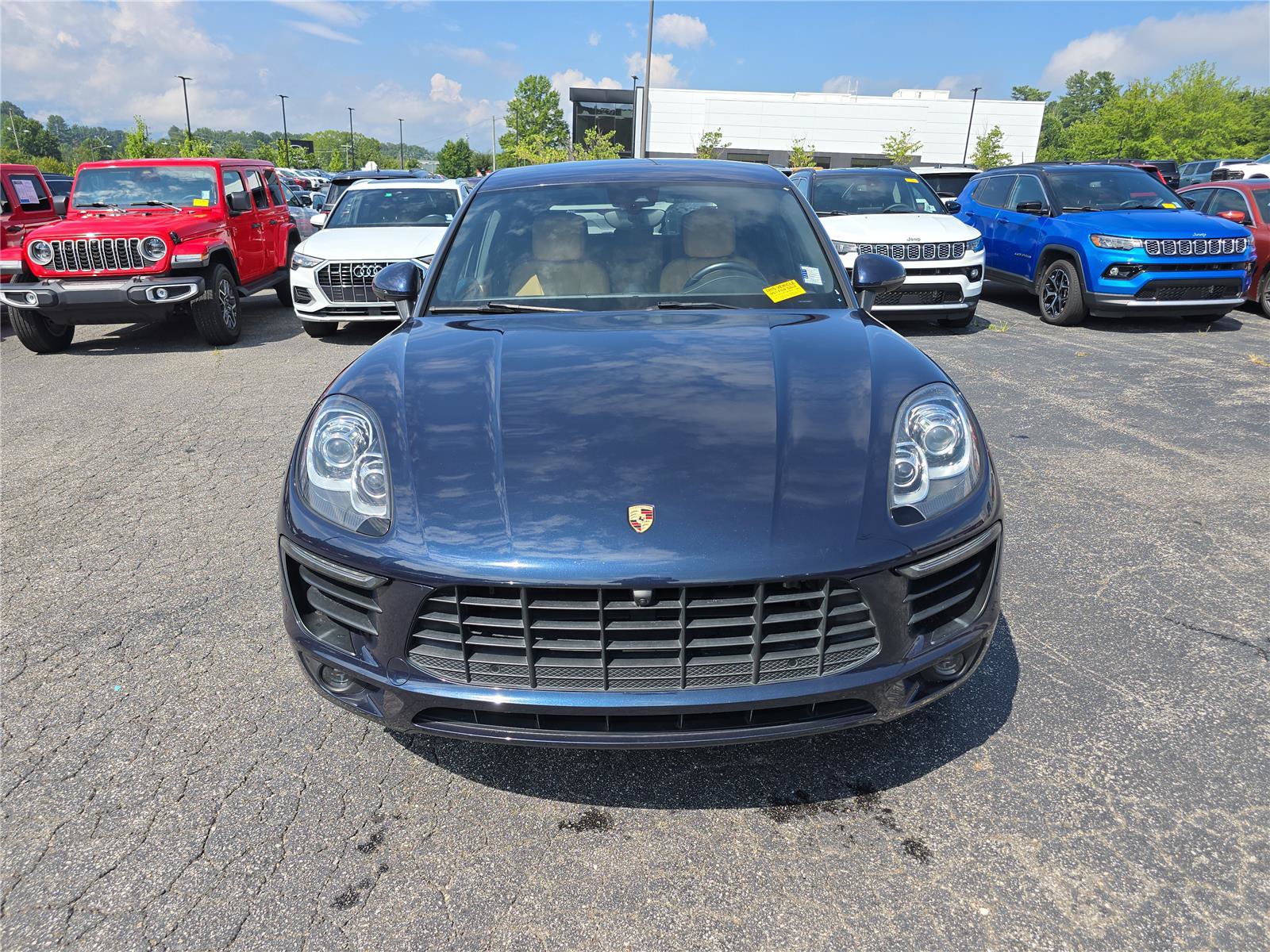 Used 2018 Porsche Macan AWD/4WD image 8