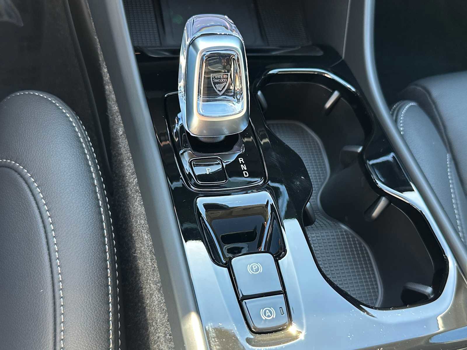 New 2025 Volvo XC40 B5 Ultra w/ Climate Package image 30