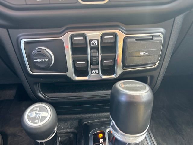 Used 2020 Jeep Gladiator Overland w/ Popular Equipment Package AWD/4WD image 21
