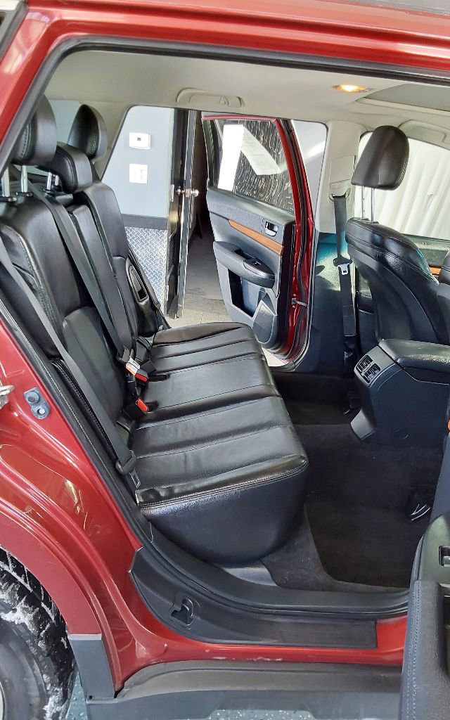 Used 2013 Subaru Outback 2.5i Limited w/ Moonroof Pkg image 17