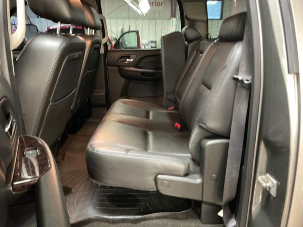 Used 2013 GMC Sierra 2500 Denali w/ Suspension Package, Off-Road AWD/4WD image 27