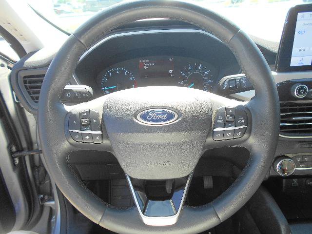 Certified 2022 Ford Escape SE w/ SE Sport Appearance Package FWD image 4