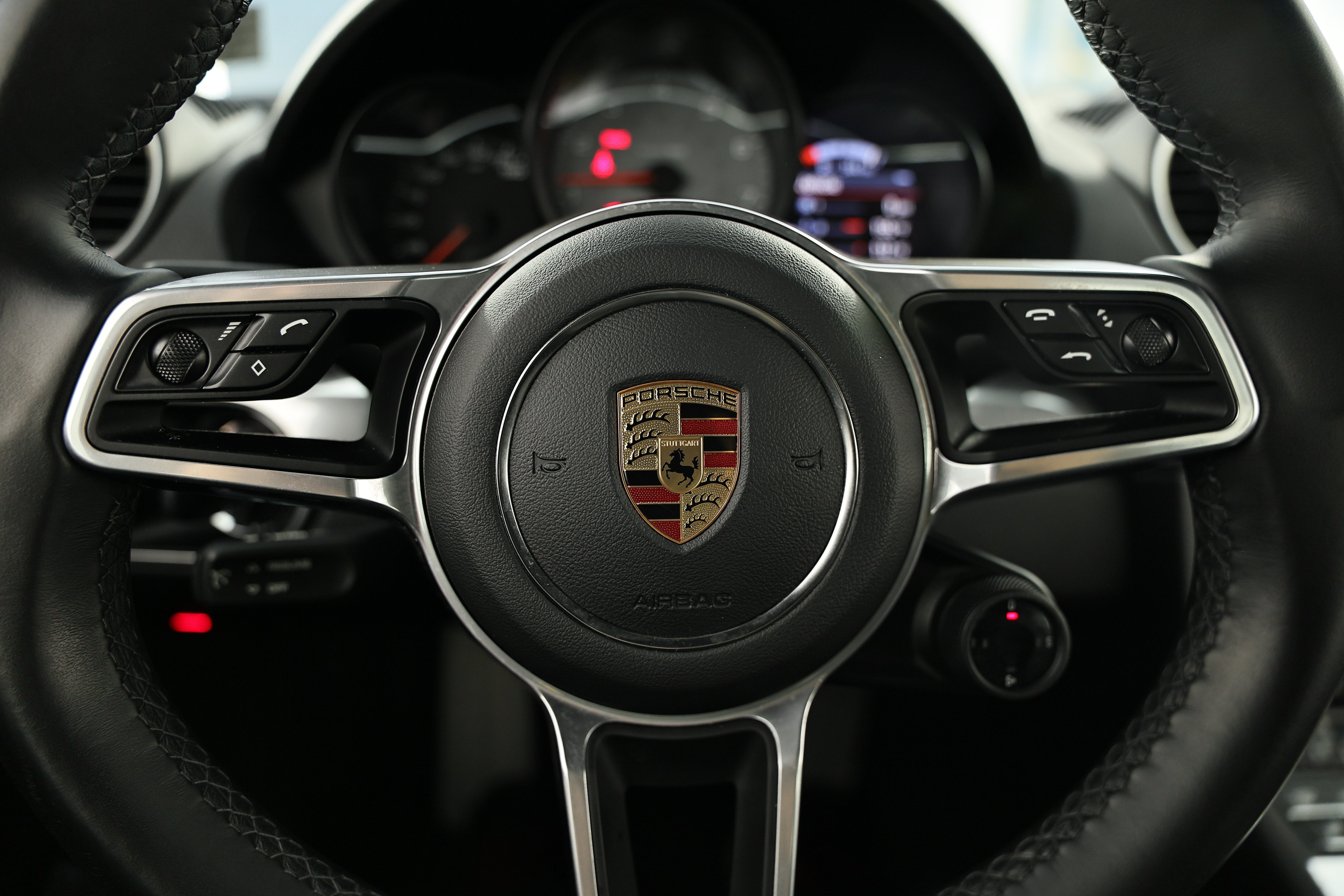 Certified 2024 Porsche 718 Cayman S RWD image 36