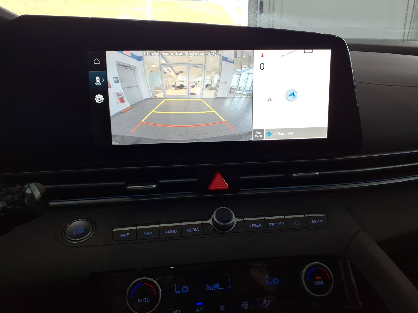 Certified 2024 Hyundai Elantra SEL w/ Convenience Package FWD image 30