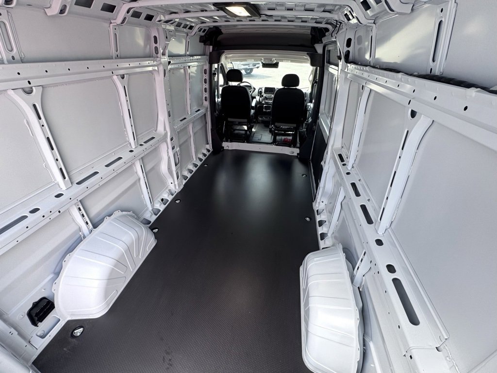 New 2024 RAM ProMaster 2500 w/ Convenience Group image 8