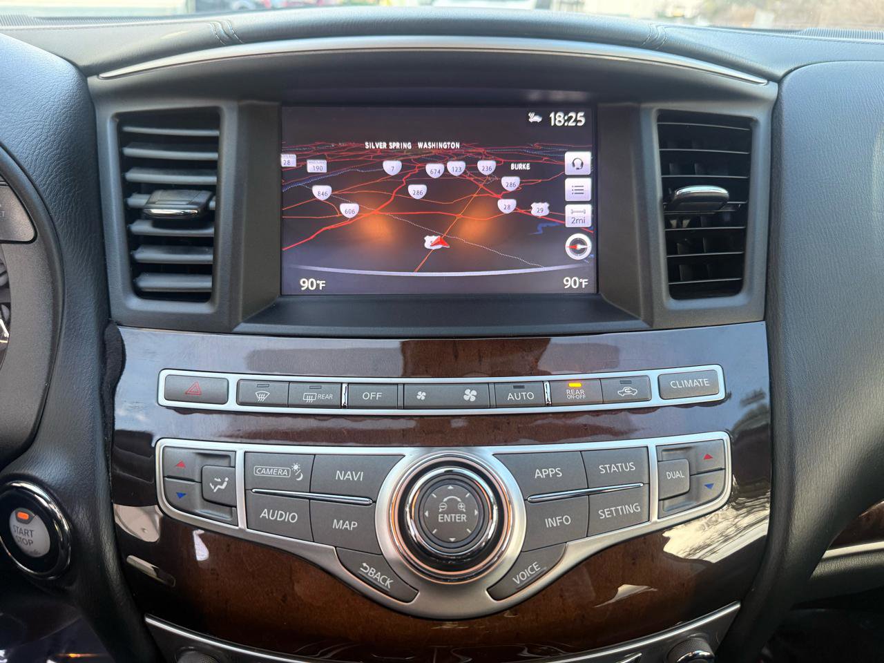 Used 2017 INFINITI QX60 Luxe w/ Deluxe Technology Package image 30