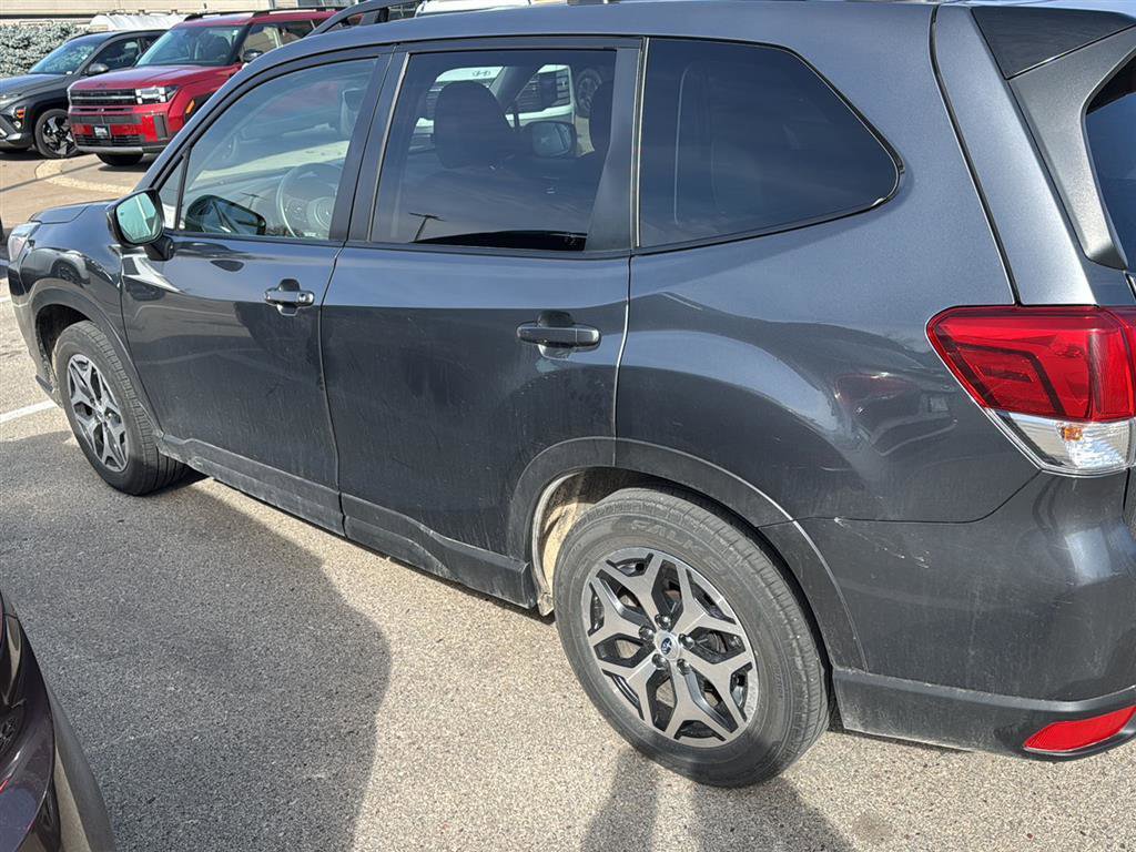 Used 2024 Subaru Forester Premium image 8