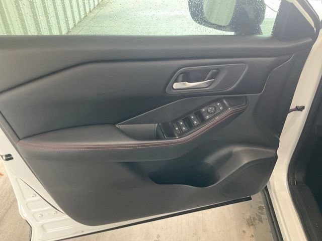 Used 2025 Nissan Rogue SV AWD/4WD image 4