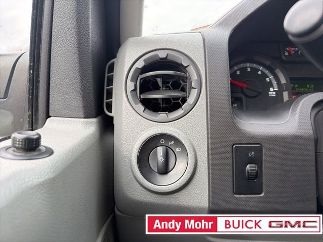 Used 2013 Ford E-350 and Econoline 350 XLT image 37