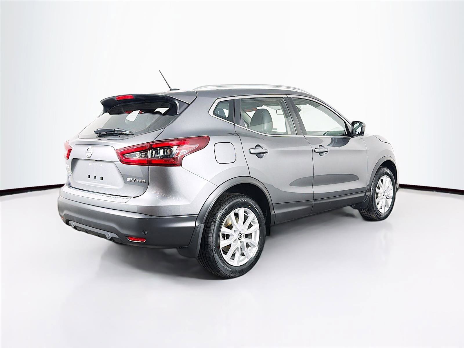 Used 2022 Nissan Rogue Sport SV w/ Technology Package image 7