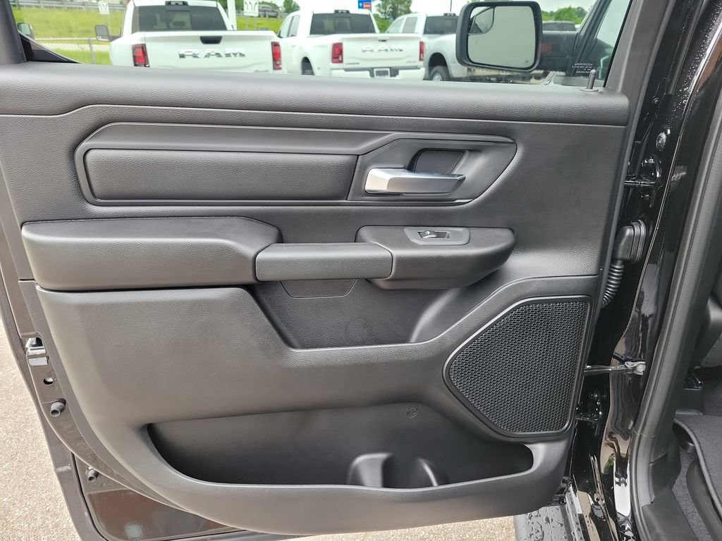 New 2026 RAM 1500 Express AWD/4WD image 11