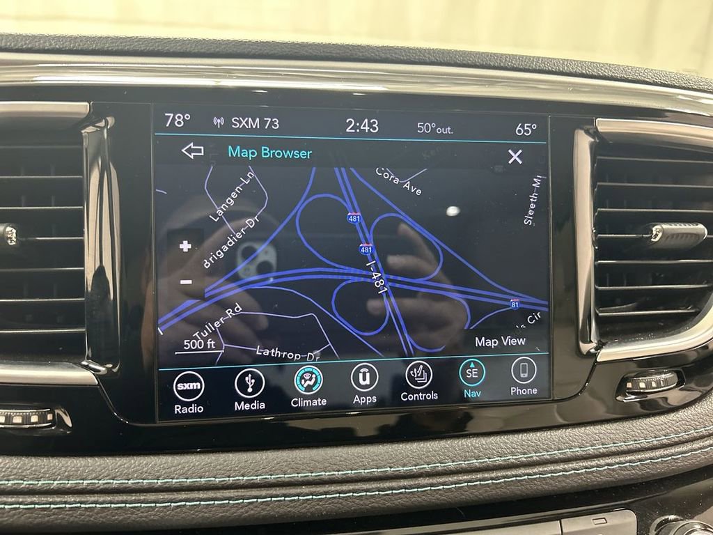 Used 2018 Chrysler Pacifica Limited FWD image 16