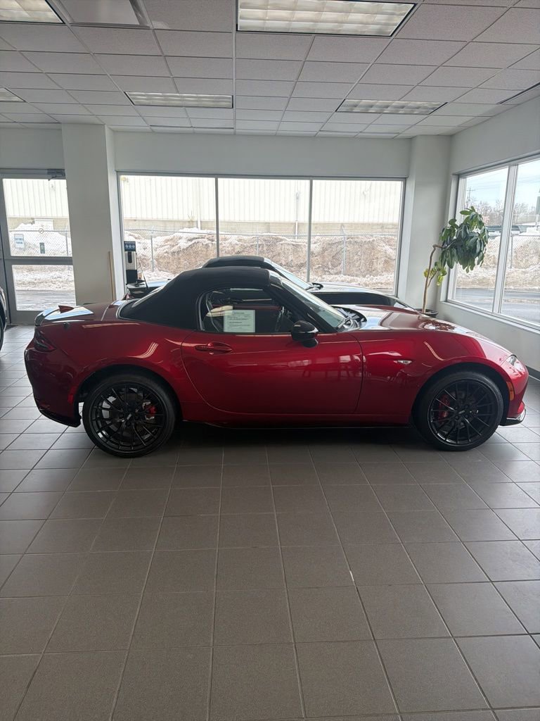 Certified 2025 MAZDA MX-5 Miata Club w/ Brembo/BBS Recaro Package RWD image 11