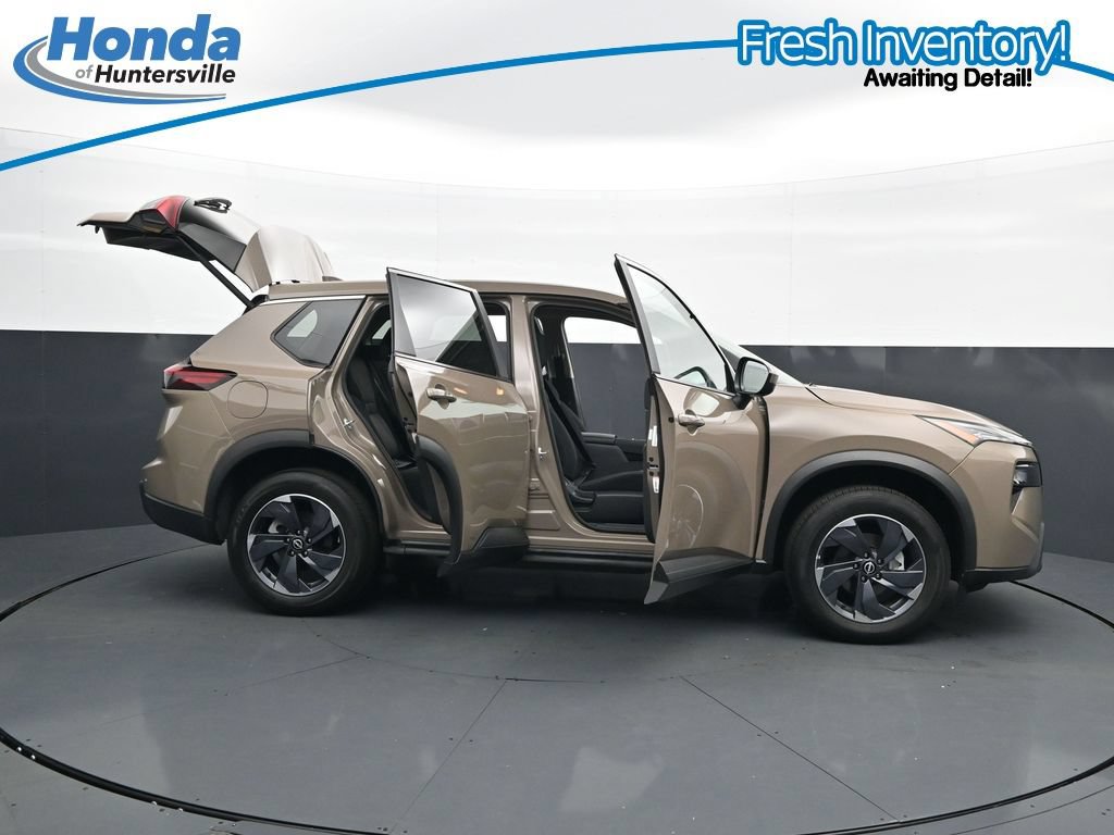 Used 2025 Nissan Rogue SV FWD image 33