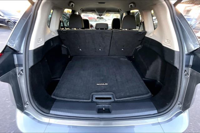 Used 2024 Nissan Rogue SV image 21