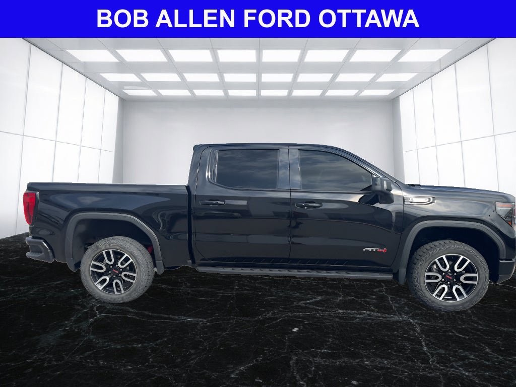Used 2024 GMC Sierra 1500 AT4 w/ Technology Package AWD/4WD image 4