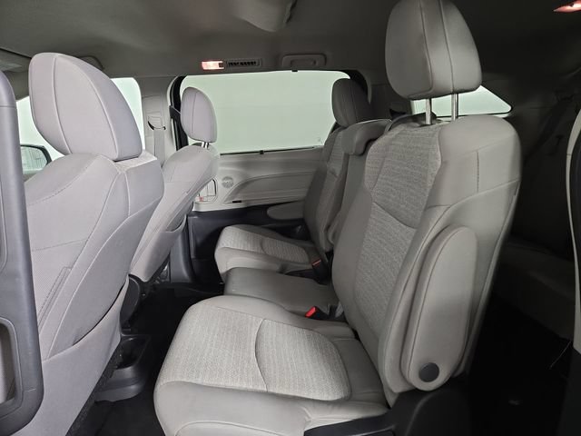 Used 2024 Toyota Sienna LE AWD/4WD image 15