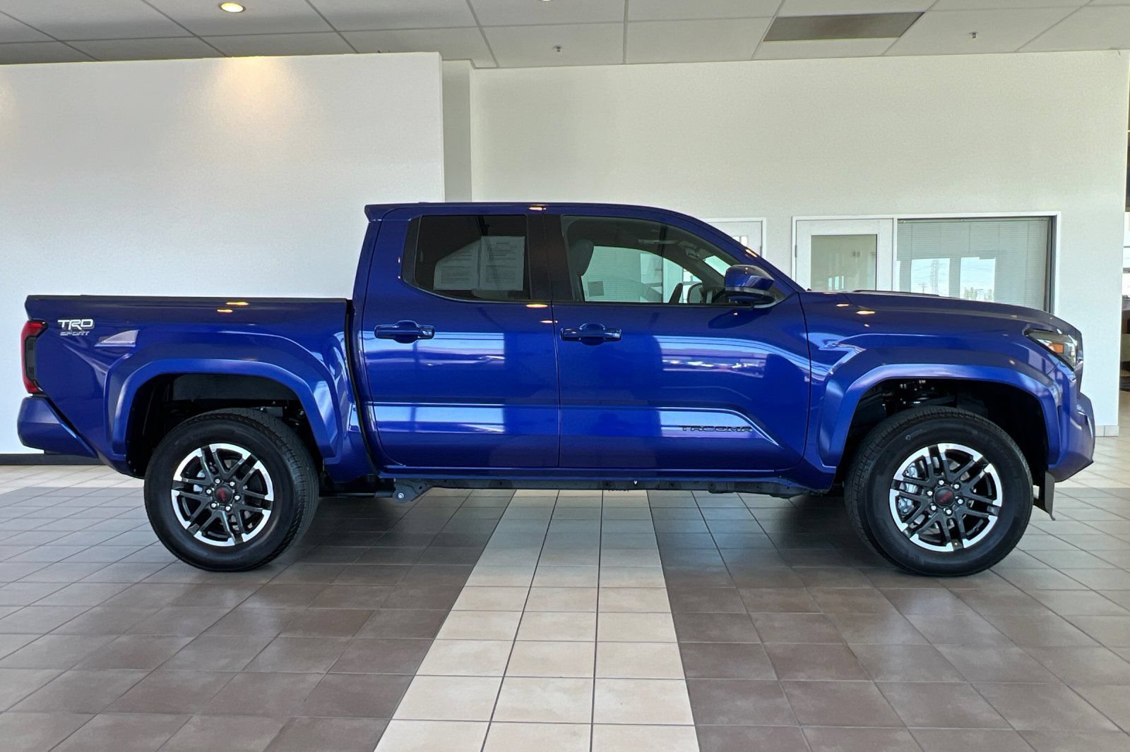 Certified 2025 Toyota Tacoma TRD Sport AWD/4WD image 3