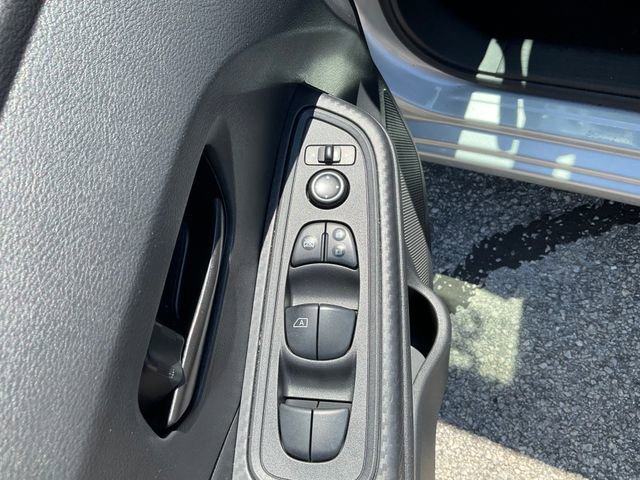 Used 2020 Nissan Versa S FWD image 7