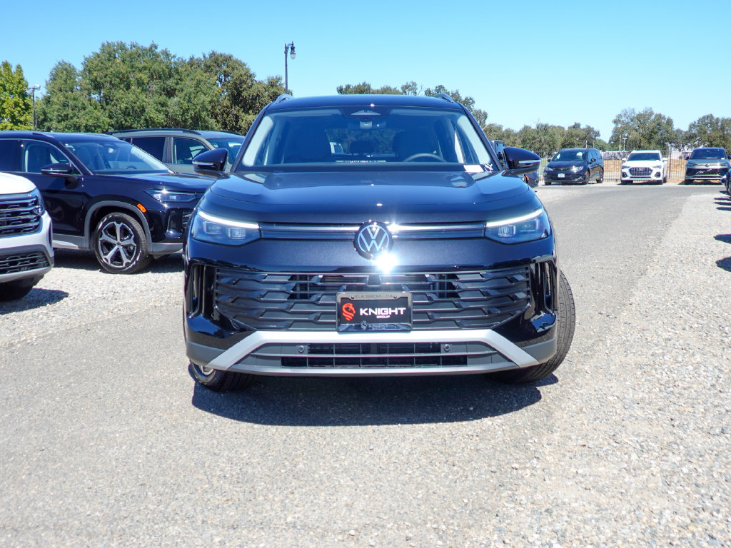 New 2026 Volkswagen Tiguan SE FWD image 3