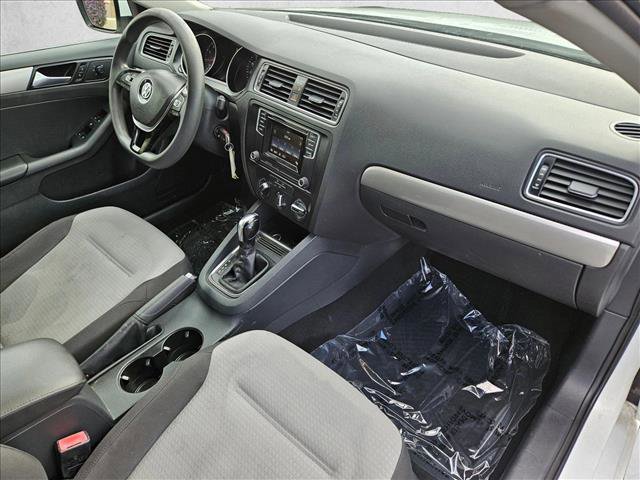 Used 2017 Volkswagen Jetta S image 19