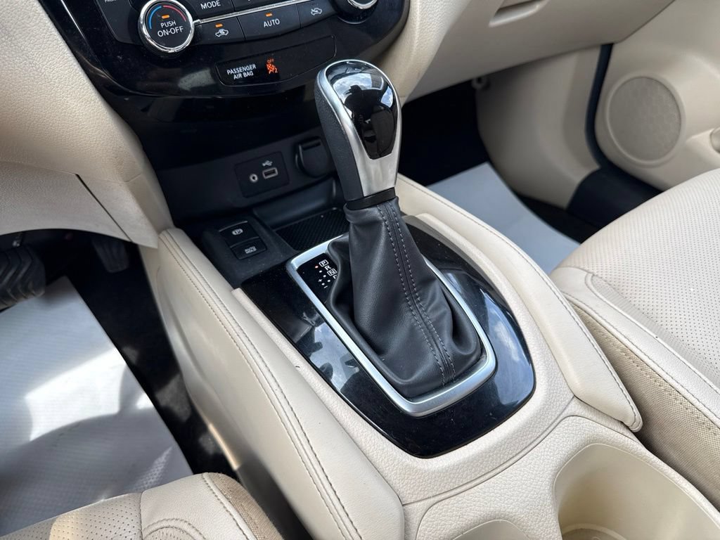 Used 2019 Nissan Rogue SL AWD/4WD image 35