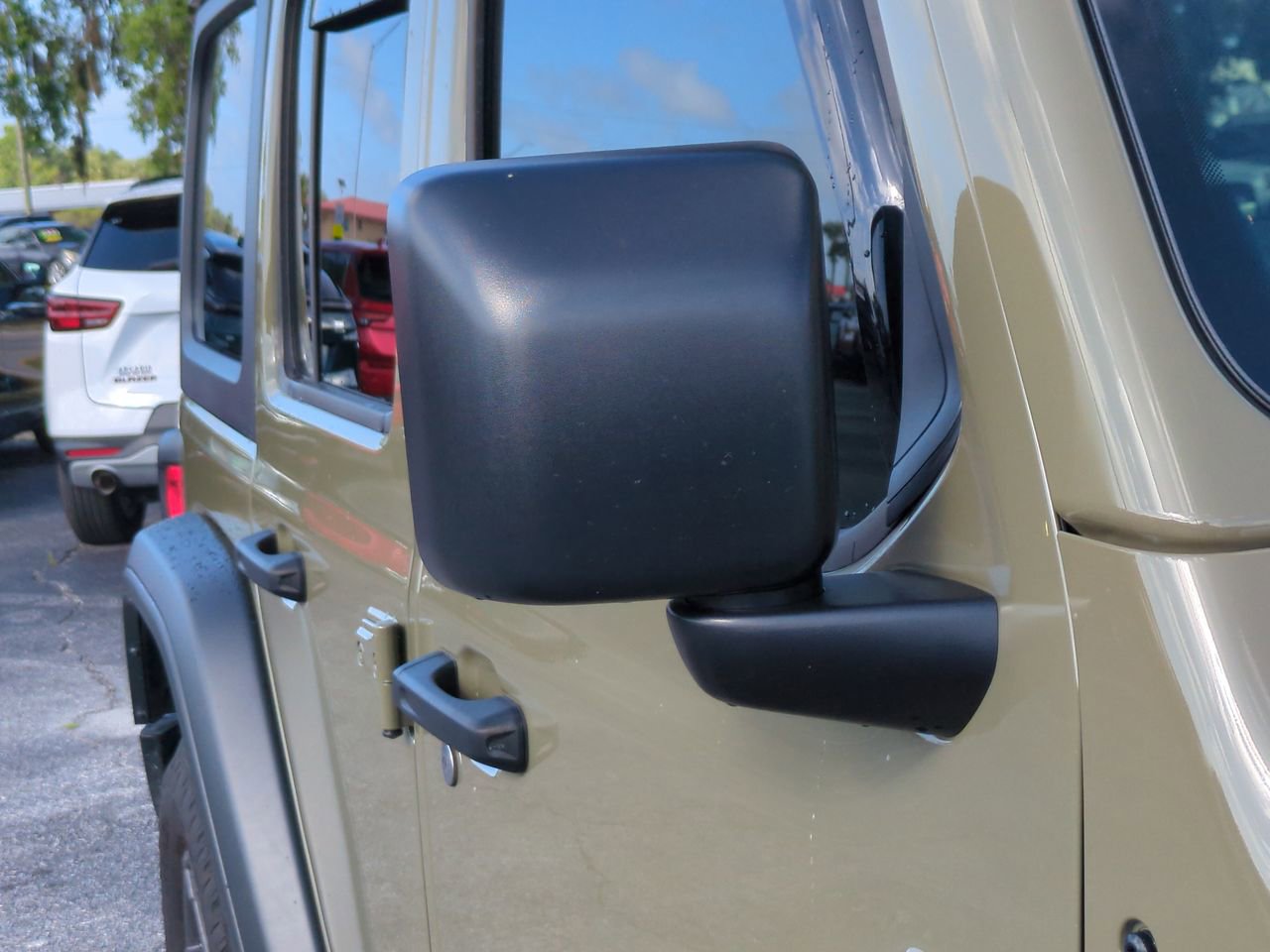 Used 2025 Jeep Wrangler Sport image 12