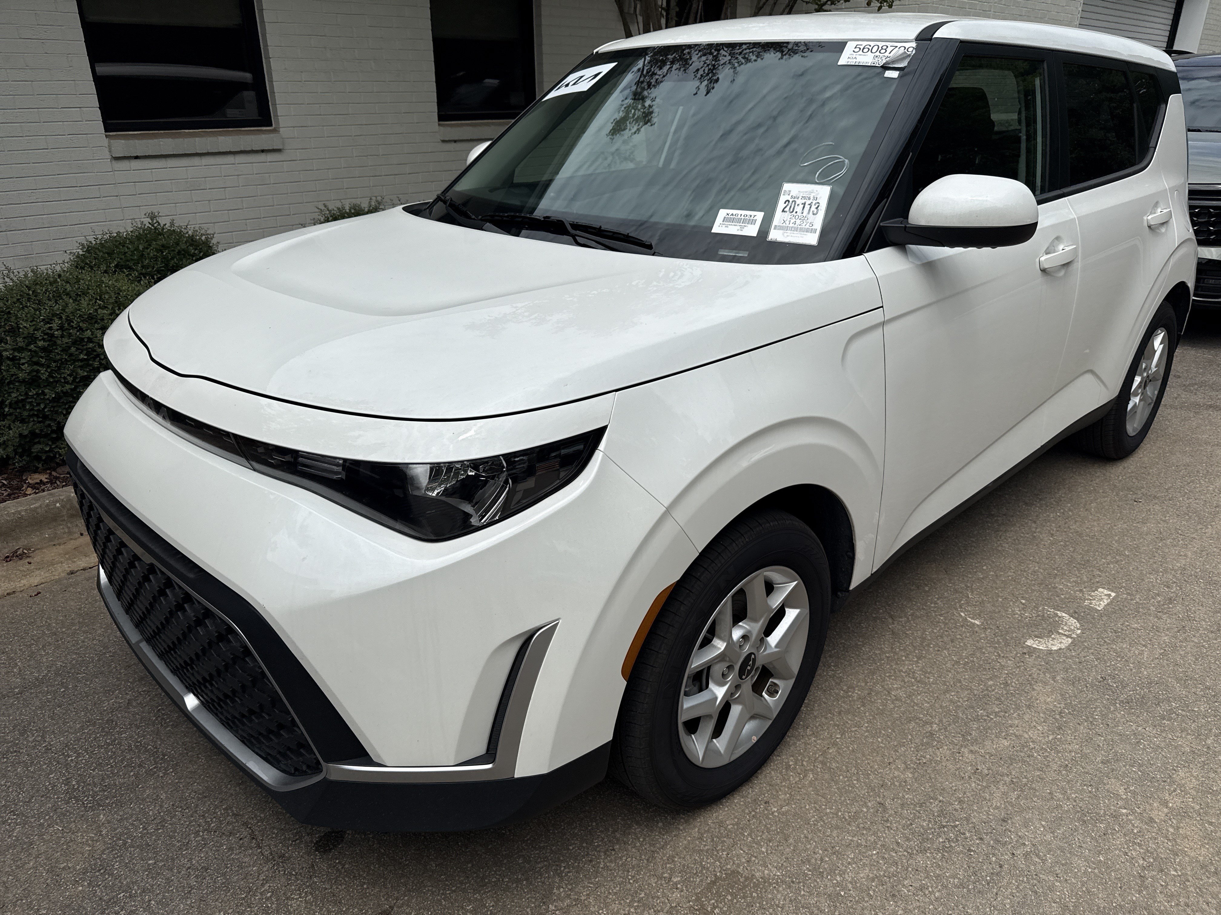 Used 2025 Kia Soul LX w/ LX Technology Package FWD image 38