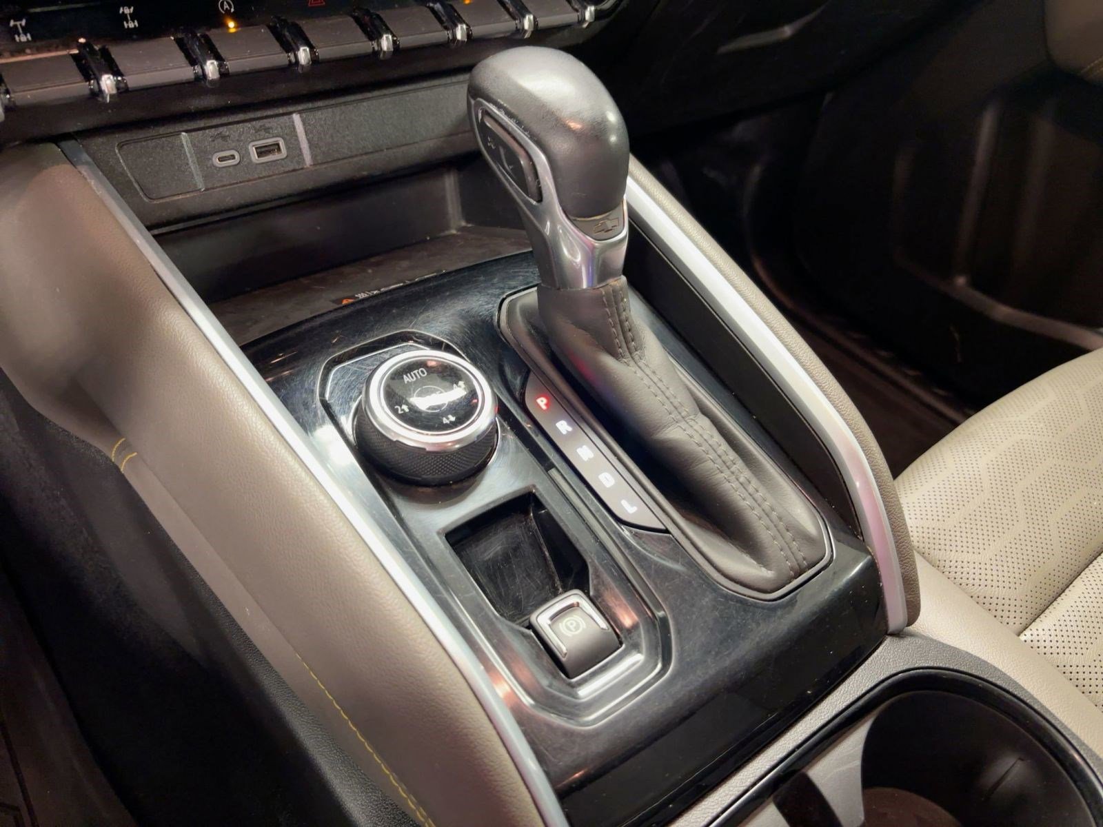 Certified 2023 Chevrolet Colorado ZR2 w/ ZR2 Convenience Package III image 17