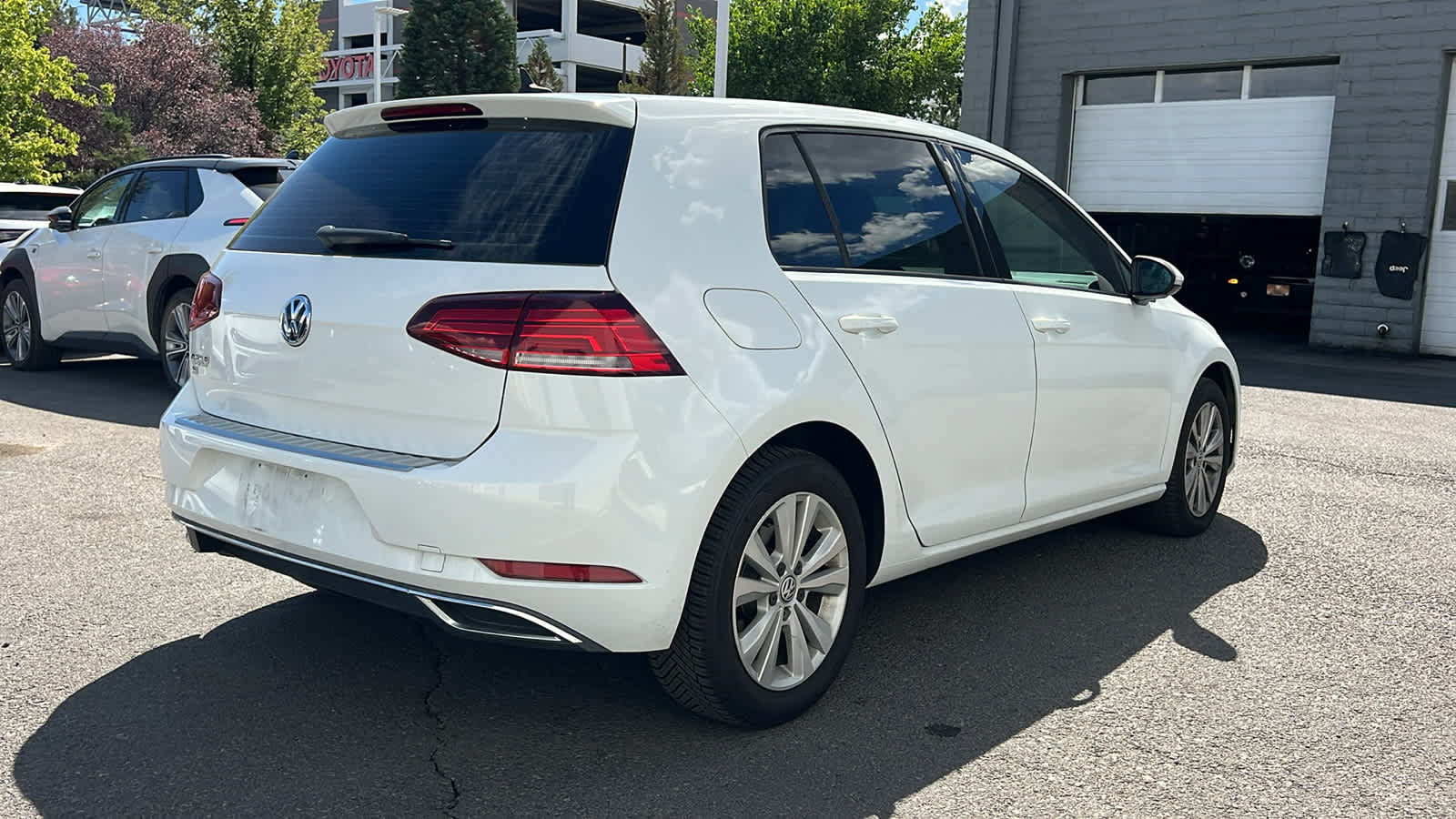 Used 2019 Volkswagen Golf SE FWD image 5
