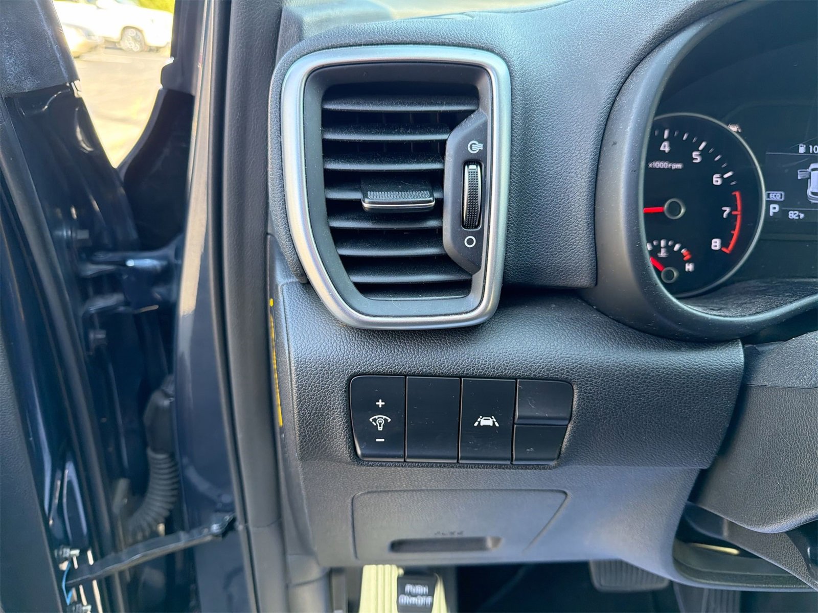 Used 2020 Kia Sportage LX image 17