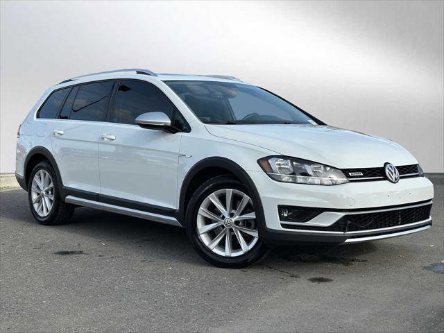Used 2019 Volkswagen Golf Alltrack SE image 1