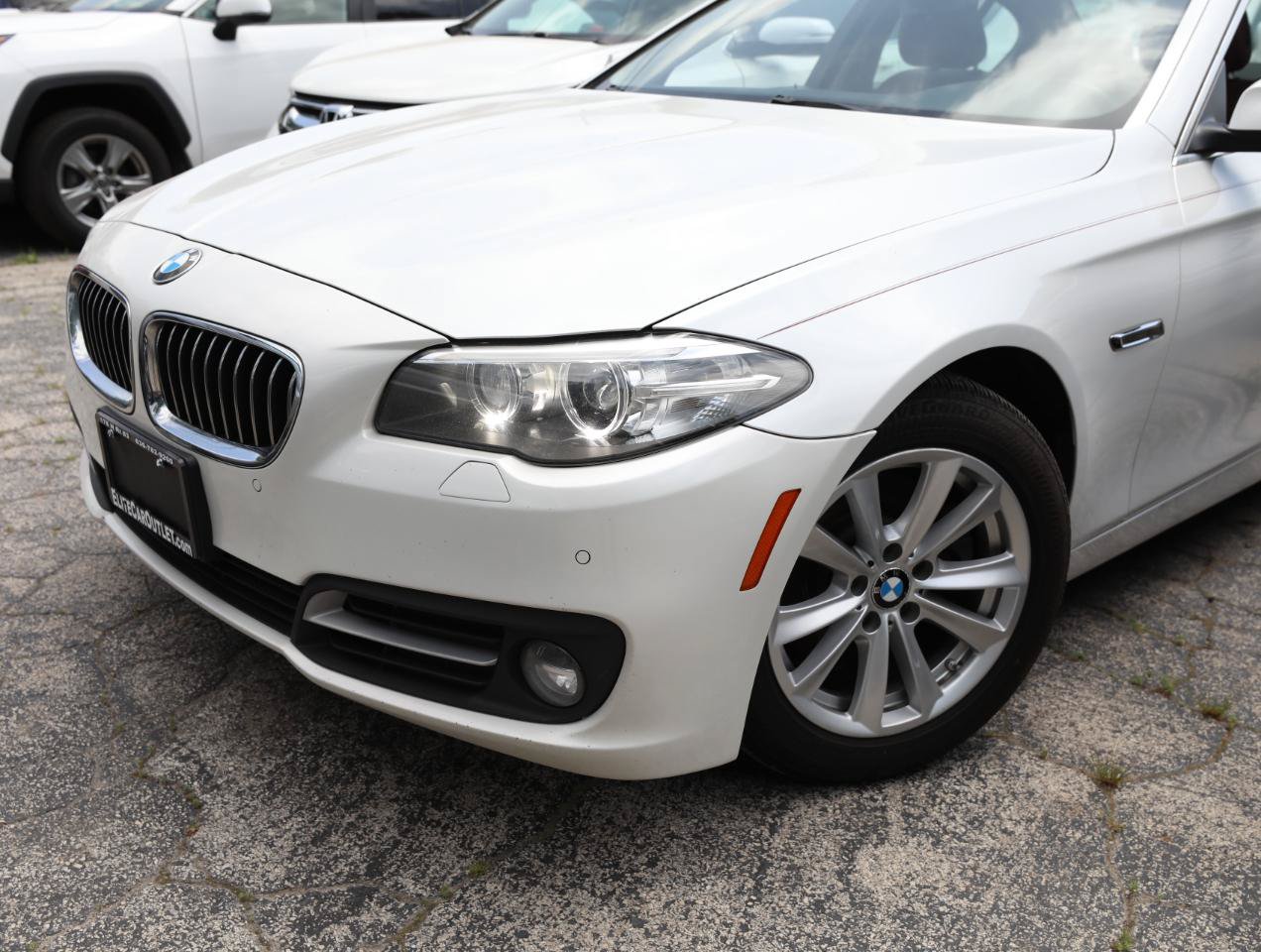 Used 2016 BMW 528i xDrive Sedan AWD/4WD image 2