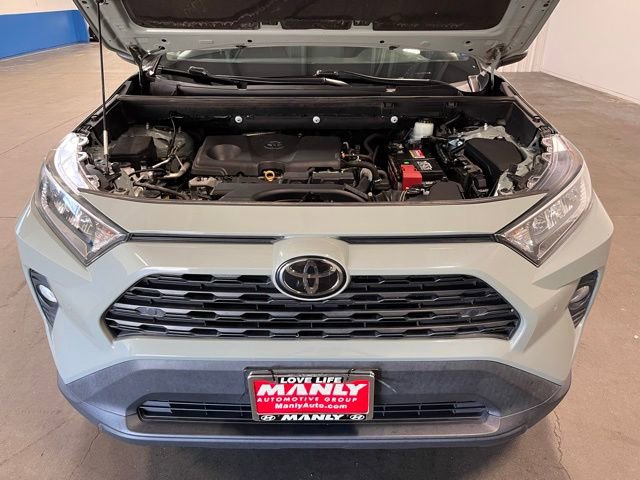 Used 2021 Toyota RAV4 XLE Premium image 9