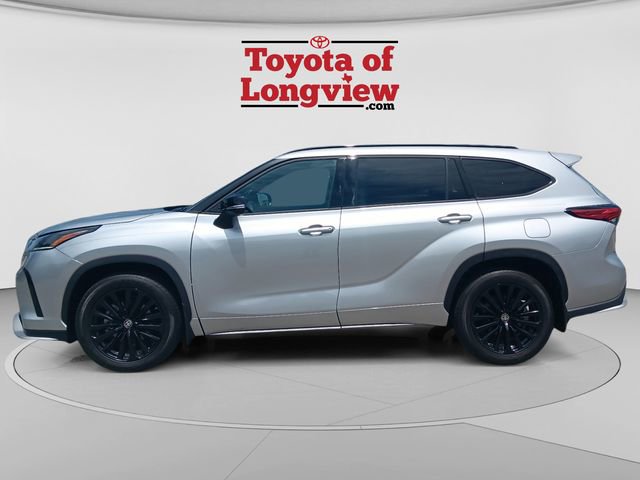 Used 2023 Toyota Highlander XSE AWD/4WD image 2