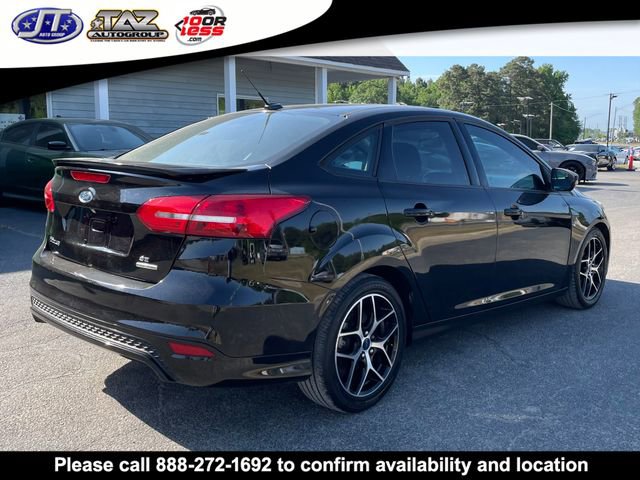 Used 2016 Ford Focus SE w/ SE Sport Package FWD image 5