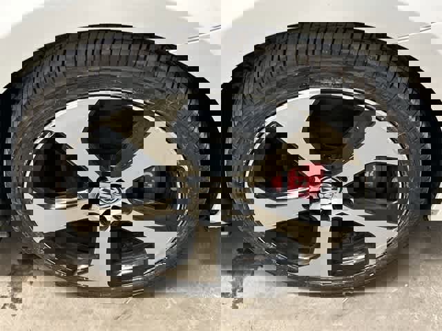 Used 2016 Volkswagen Golf 4-Door image 5