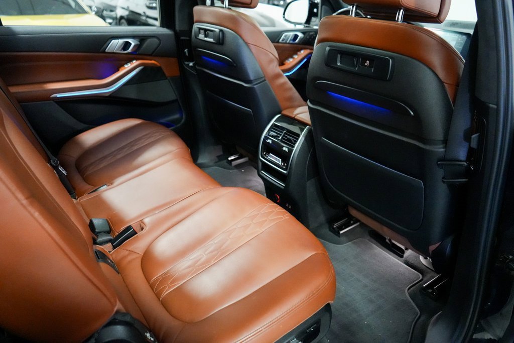 Used 2022 BMW X7 M50i w/ Dynamic Handling Package image 20