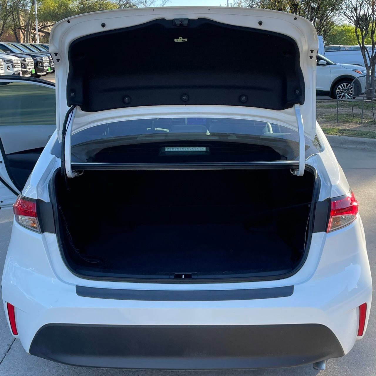 Used 2024 Toyota Corolla LE image 25