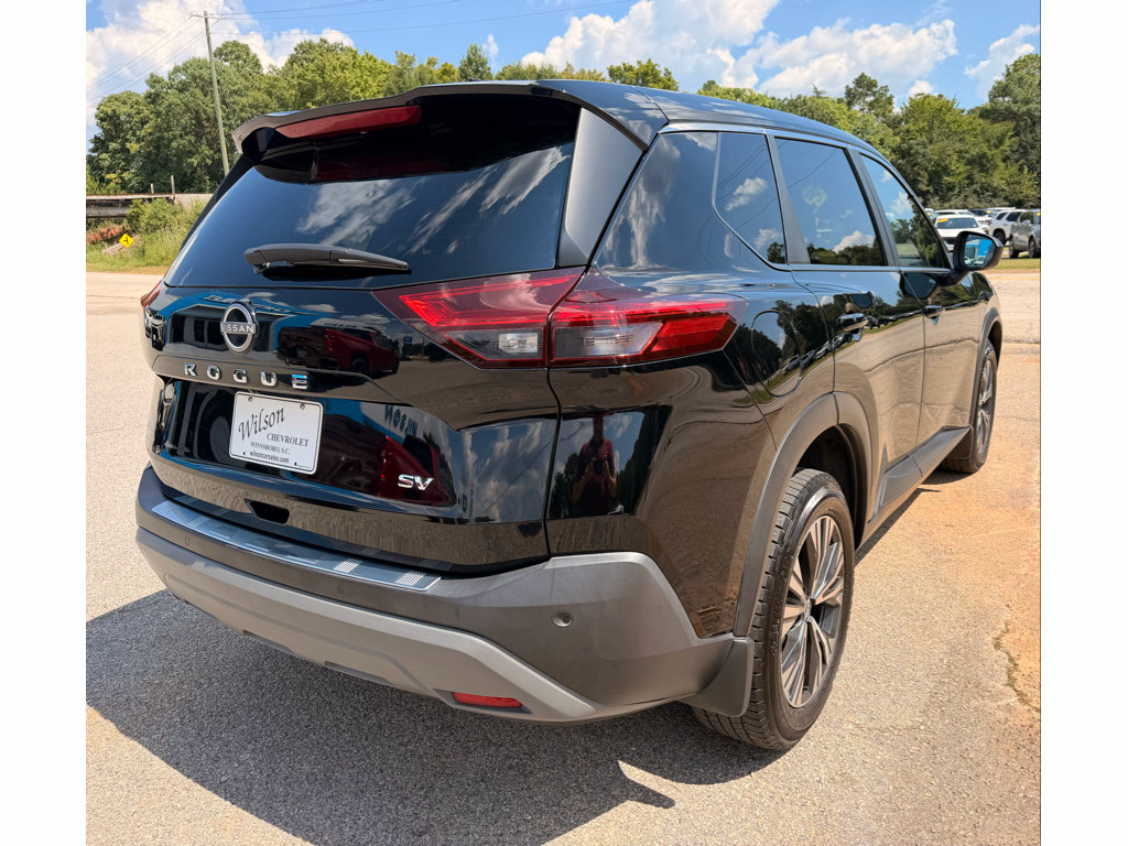 Used 2023 Nissan Rogue SV FWD image 6