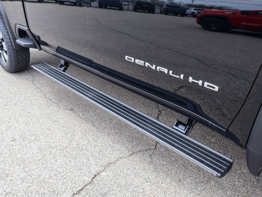 New 2026 GMC Sierra 2500 Denali w/ Denali Reserve Package AWD/4WD image 7