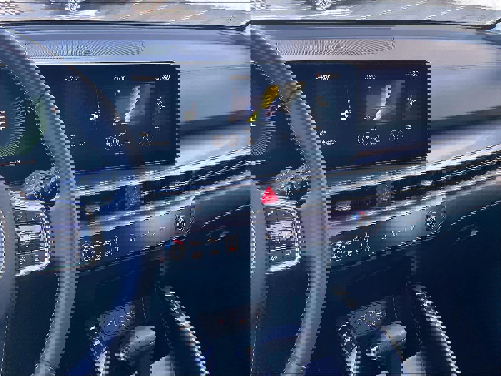 Used 2025 Kia Sorento S w/ Panoramic Sunroof Package image 9