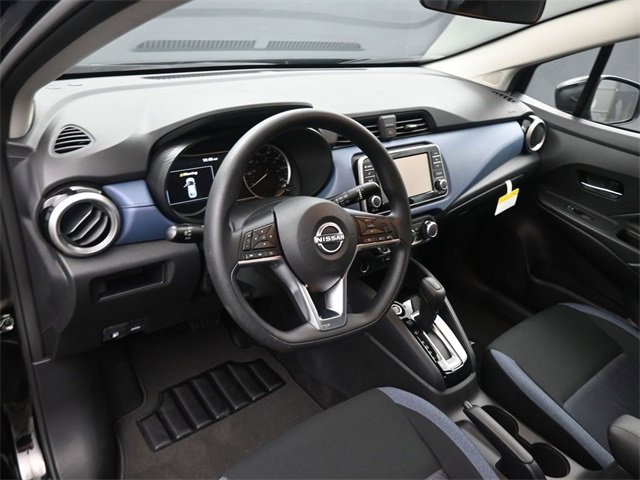 Used 2025 Nissan Versa SV w/ Trunk Package image 18