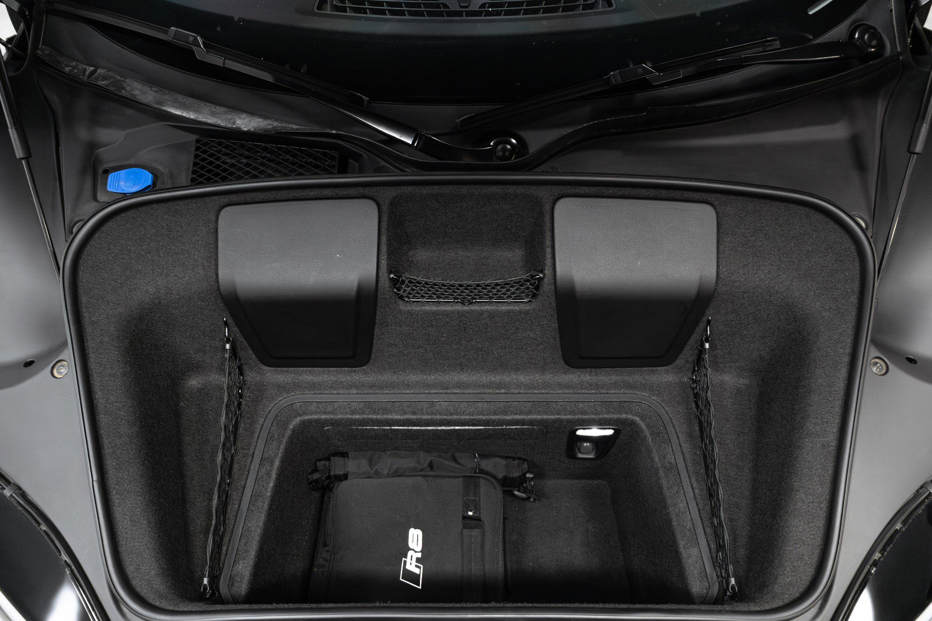 Used 2018 Audi R8 V10 w/ Premium Package image 31