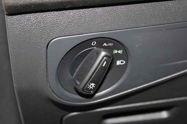 Used 2022 Volkswagen Tiguan S image 18